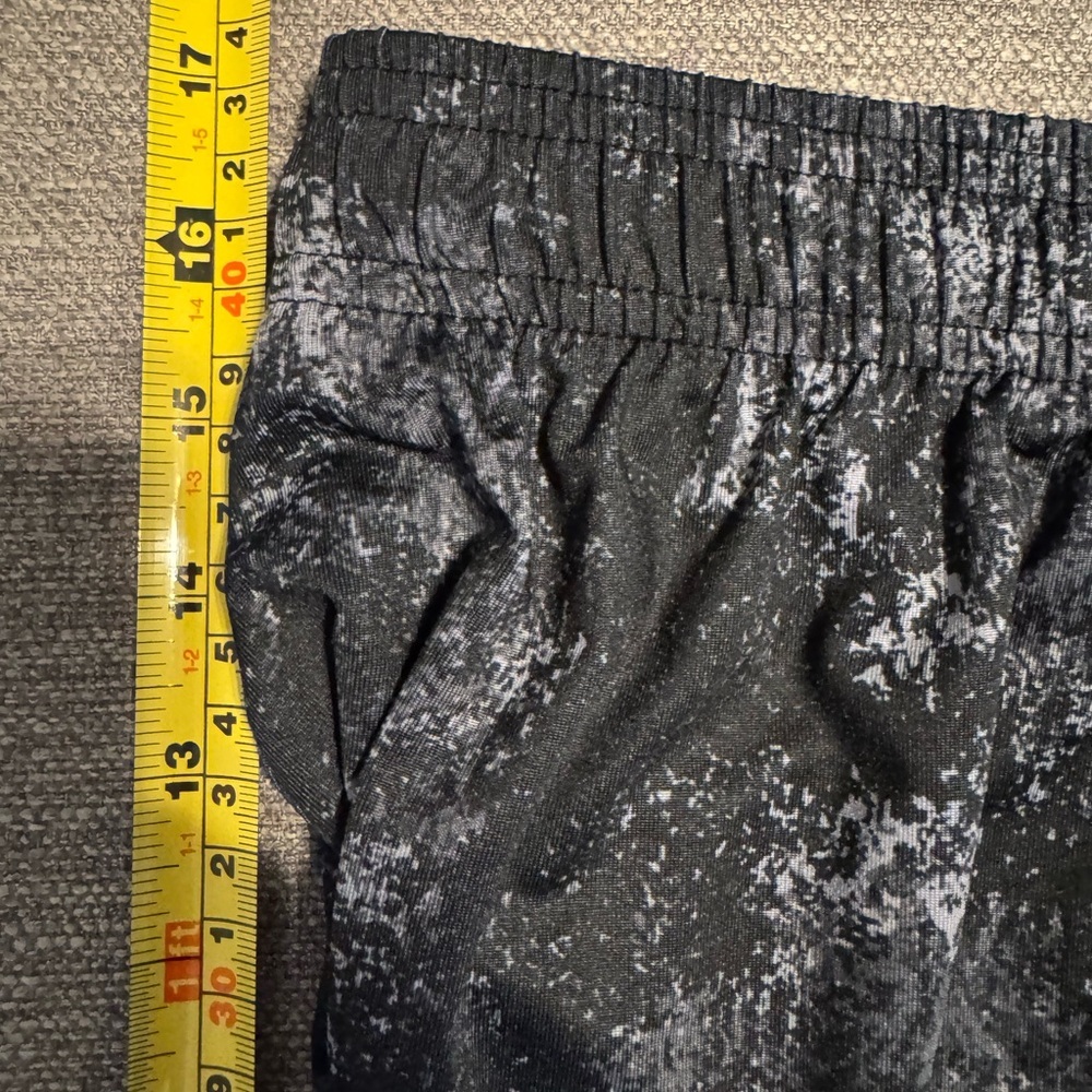 Under Armour Men's Black and Gray Athletic Shorts - Picture 2 of 5